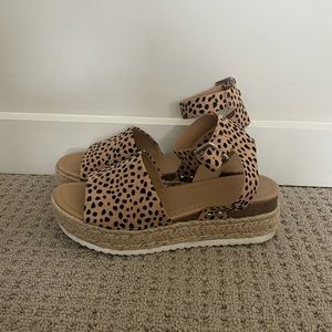 cheetah print sandals/wedges